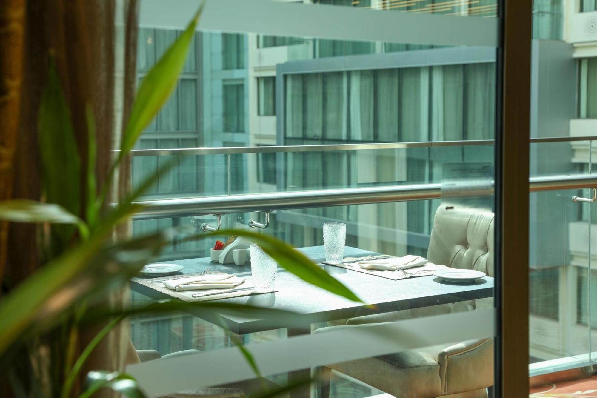 Crowne Plaza Kuwait Al Thuraya City By Ihg Kuwejt Zewnętrze zdjęcie